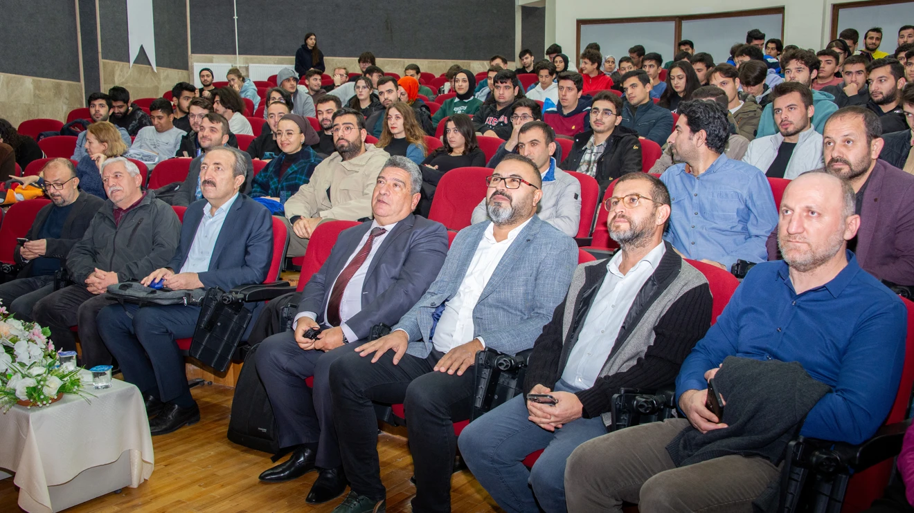 Selçuk Üniversitesinde savunma sanayinde görünmezlik konusu ve malzeme bilimi anlatıldı